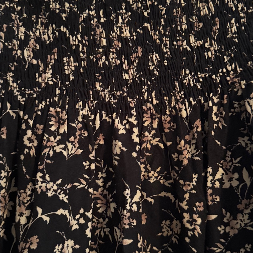 Floral Smocked Dress - Picture 3 of 3